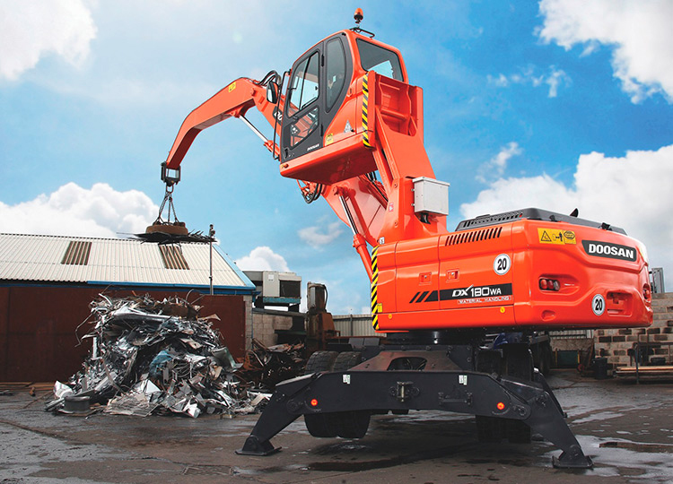 Экскаватор для перегрузки материалов Develon DX180W MH